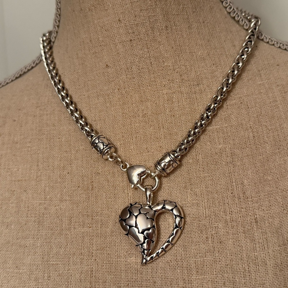 BRIGHTON NECKLACE SILVER TONE ROLLED CHAIN OPEN HEART REMOVABLE WITH TIN 17”